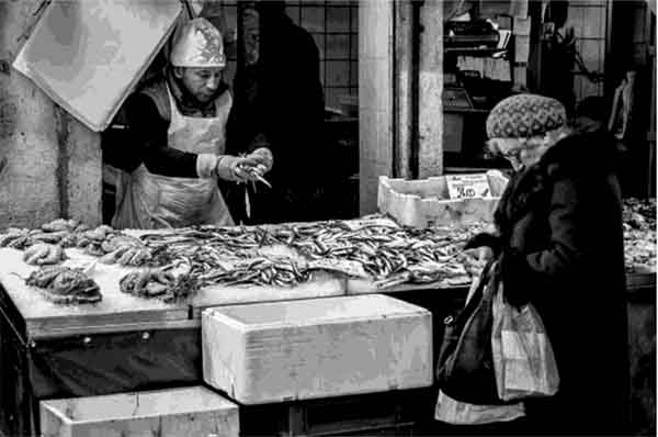 Dream of Venice in Black and White, reviewed on www.CourtneyPrice.com